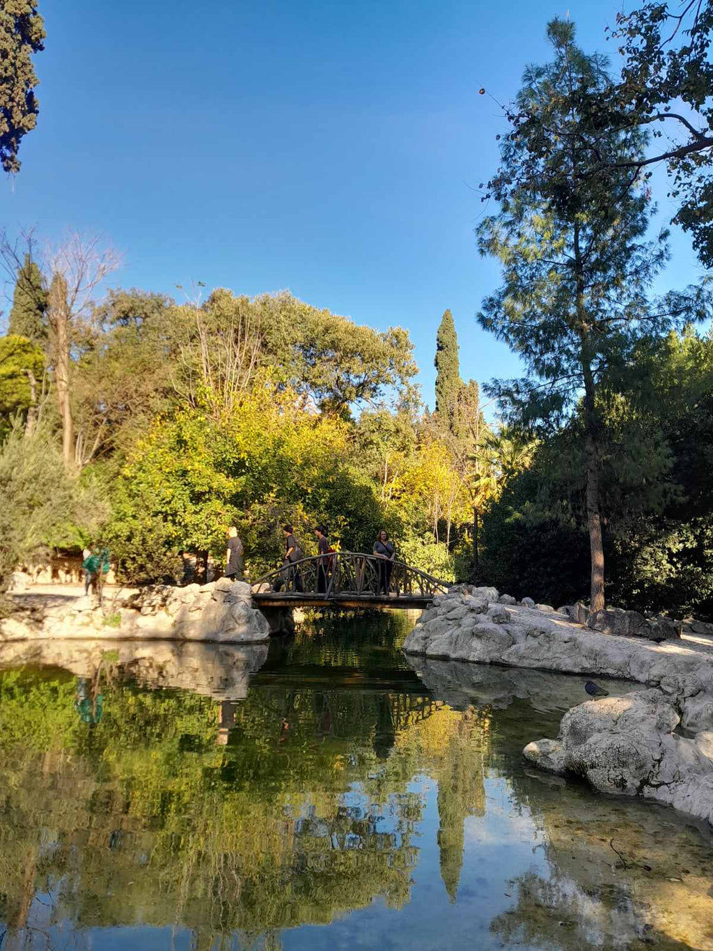 Athens Across the Ages: Syntagma, National Garden, Kallimarmaro & local cafe!
